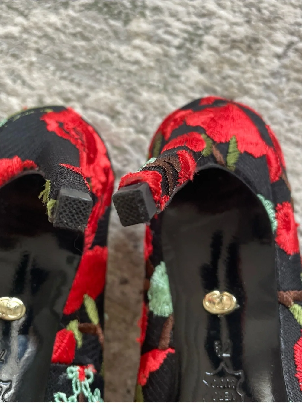 Charles David Black Red Floral Embroidered Pointed Toe Stiletto Pumps 7.5